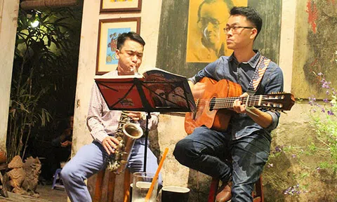 Giới trẻ Hà Thành thư giãn cuối tuần với không gian lắng đọng cà phê, nhạc Trịnh